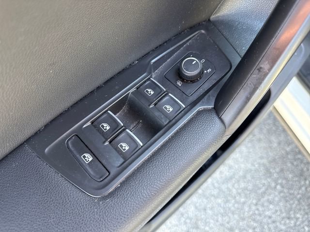 Used 2021 Volkswagen Tiguan SE image 25