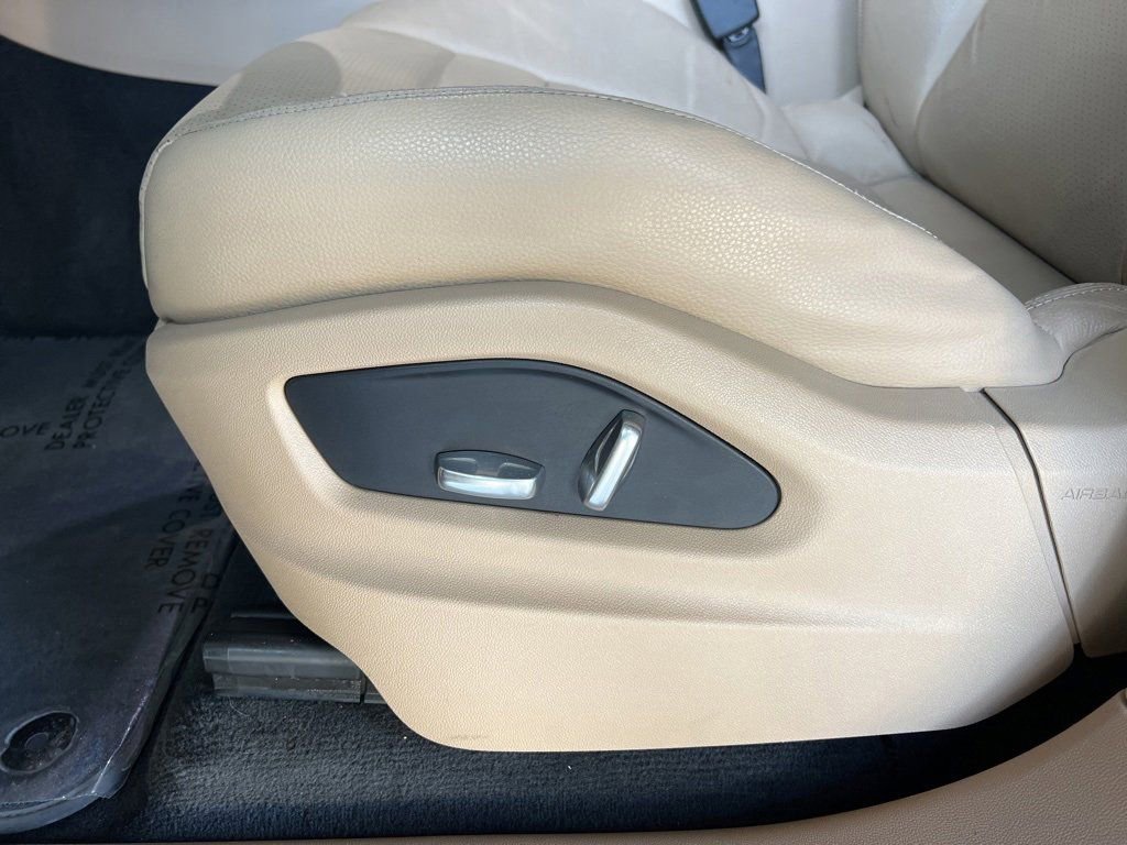 Used 2020 Porsche Cayenne image 31