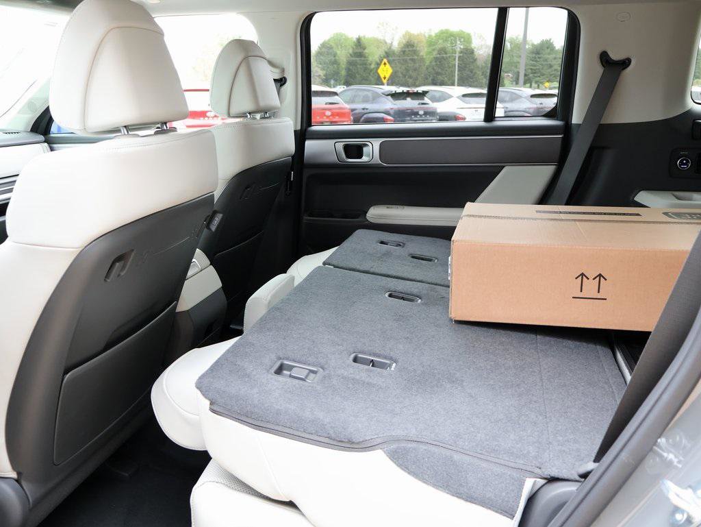 New 2025 Hyundai Santa Fe SEL image 19