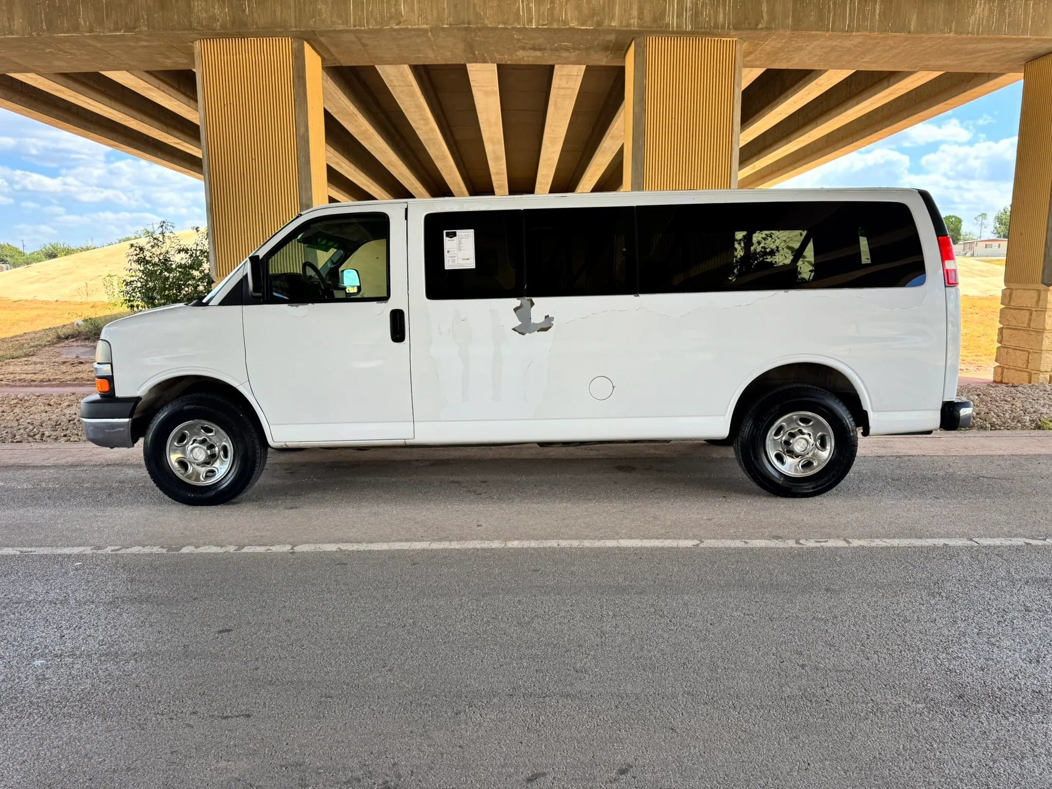 Used 2008 Chevrolet Express 3500 Extended Passenger w/ LT Preferred Equipment Group RWD image 6