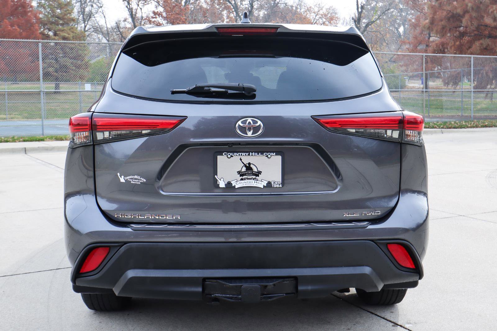 Used 2020 Toyota Highlander XLE image 23