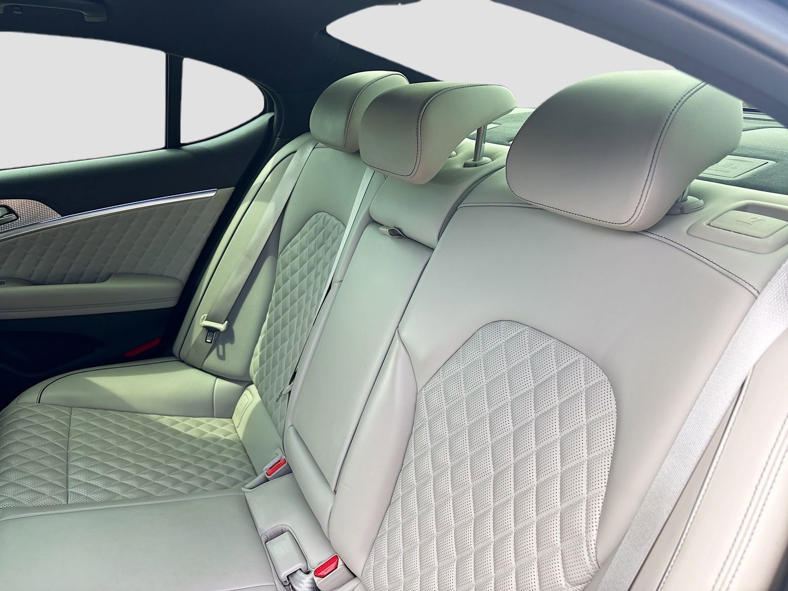 Used 2023 Genesis G70 3.3T w/ Sport Prestige Package RWD image 25