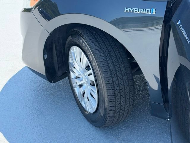 Used 2013 Toyota Camry LE FWD image 21