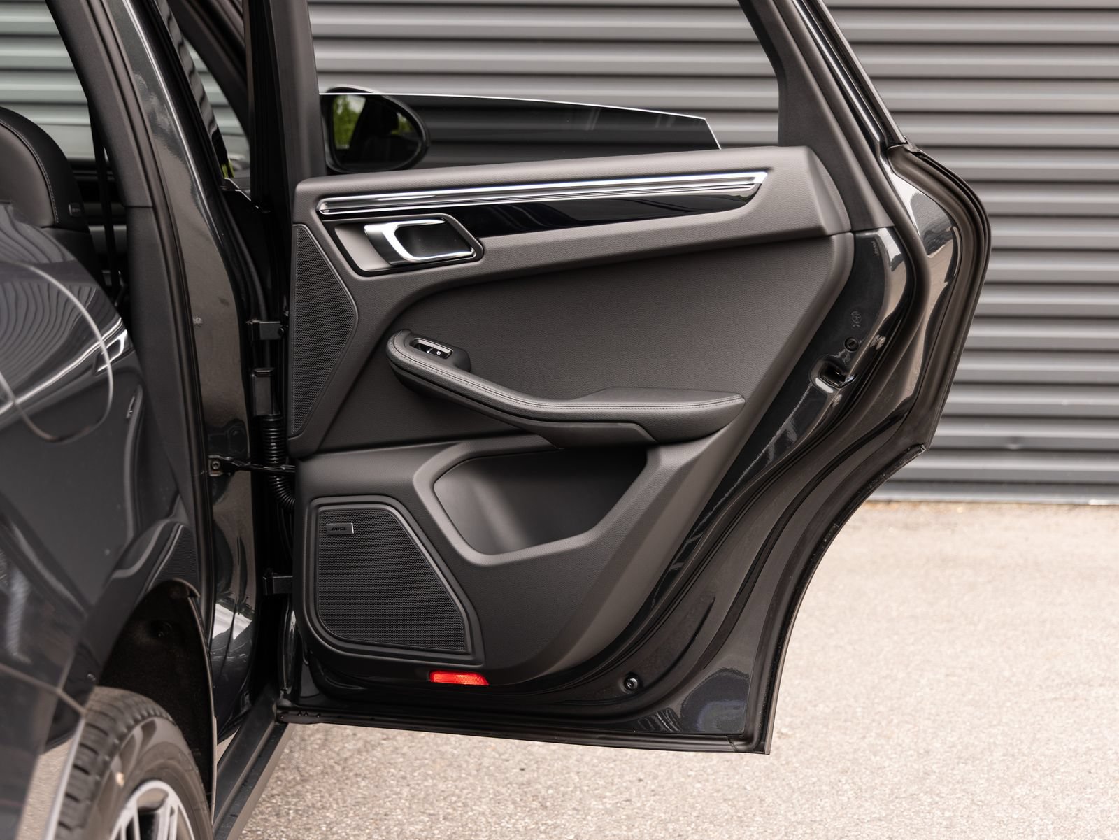 Certified 2026 Porsche Macan AWD/4WD image 29