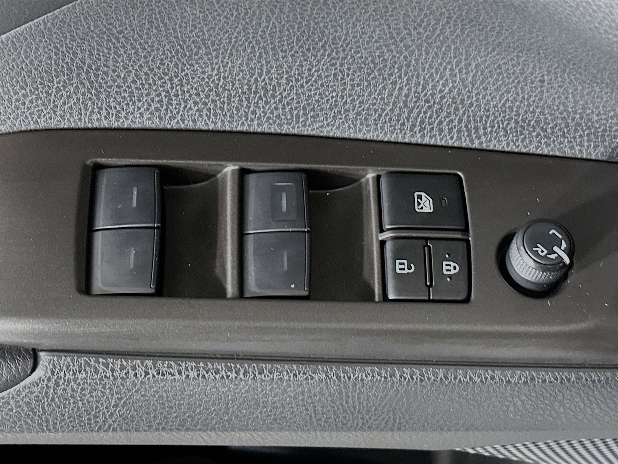 Used 2024 Toyota Camry SE FWD image 14