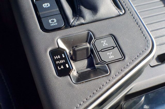 Used 2024 Lexus GX 550 image 32