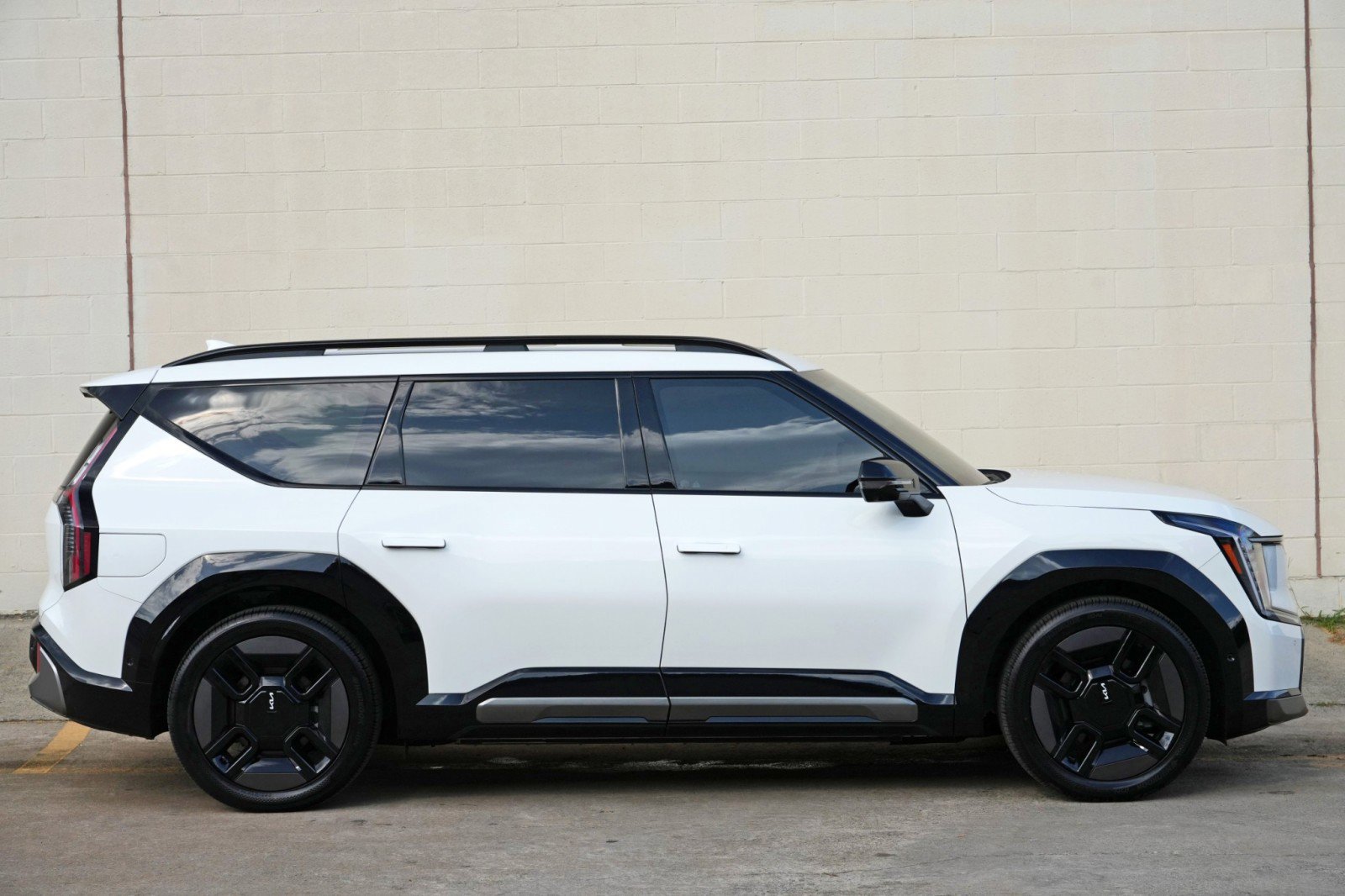Used 2025 Kia EV9 GT-Line AWD/4WD image 59