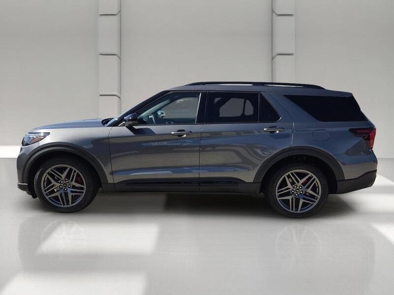 Used 2026 Ford Explorer ST AWD/4WD image 2