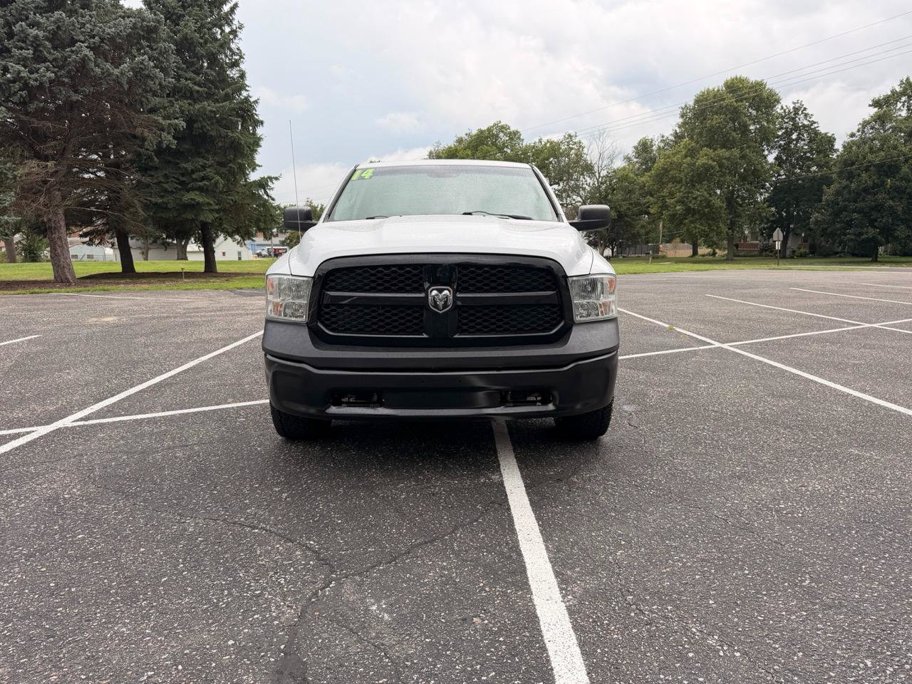 Used 2014 RAM 1500 4x4 Crew Cab image 3