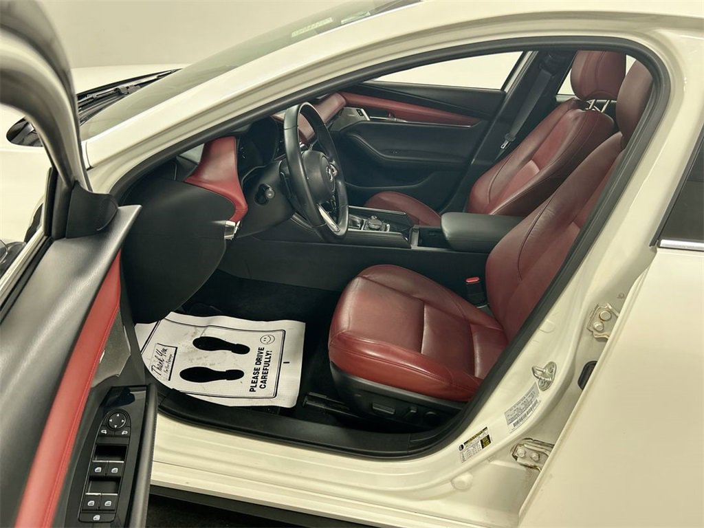 Used 2019 MAZDA MAZDA3 Premium image 9