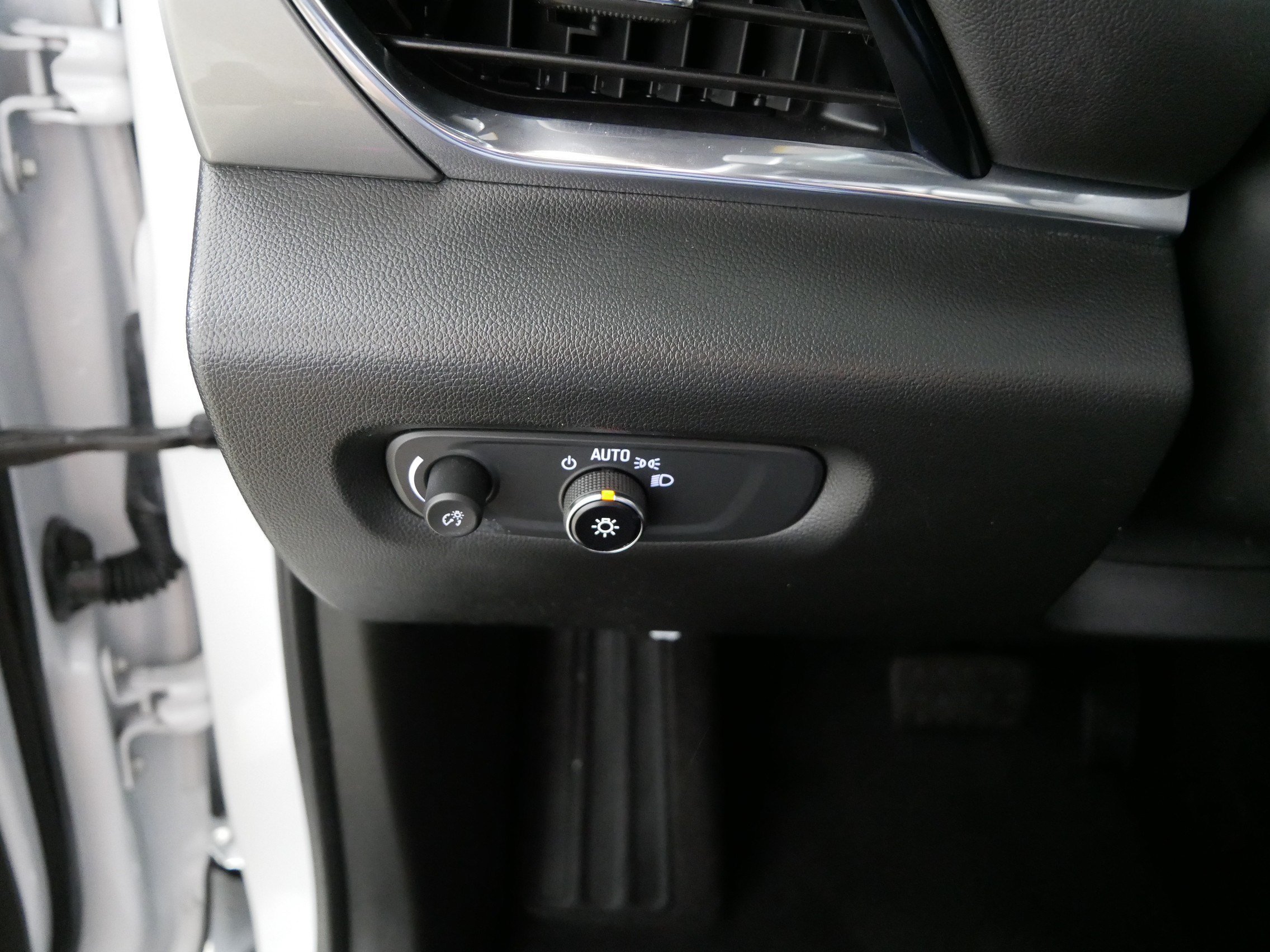 Used 2023 Chevrolet Traverse LT FWD image 26