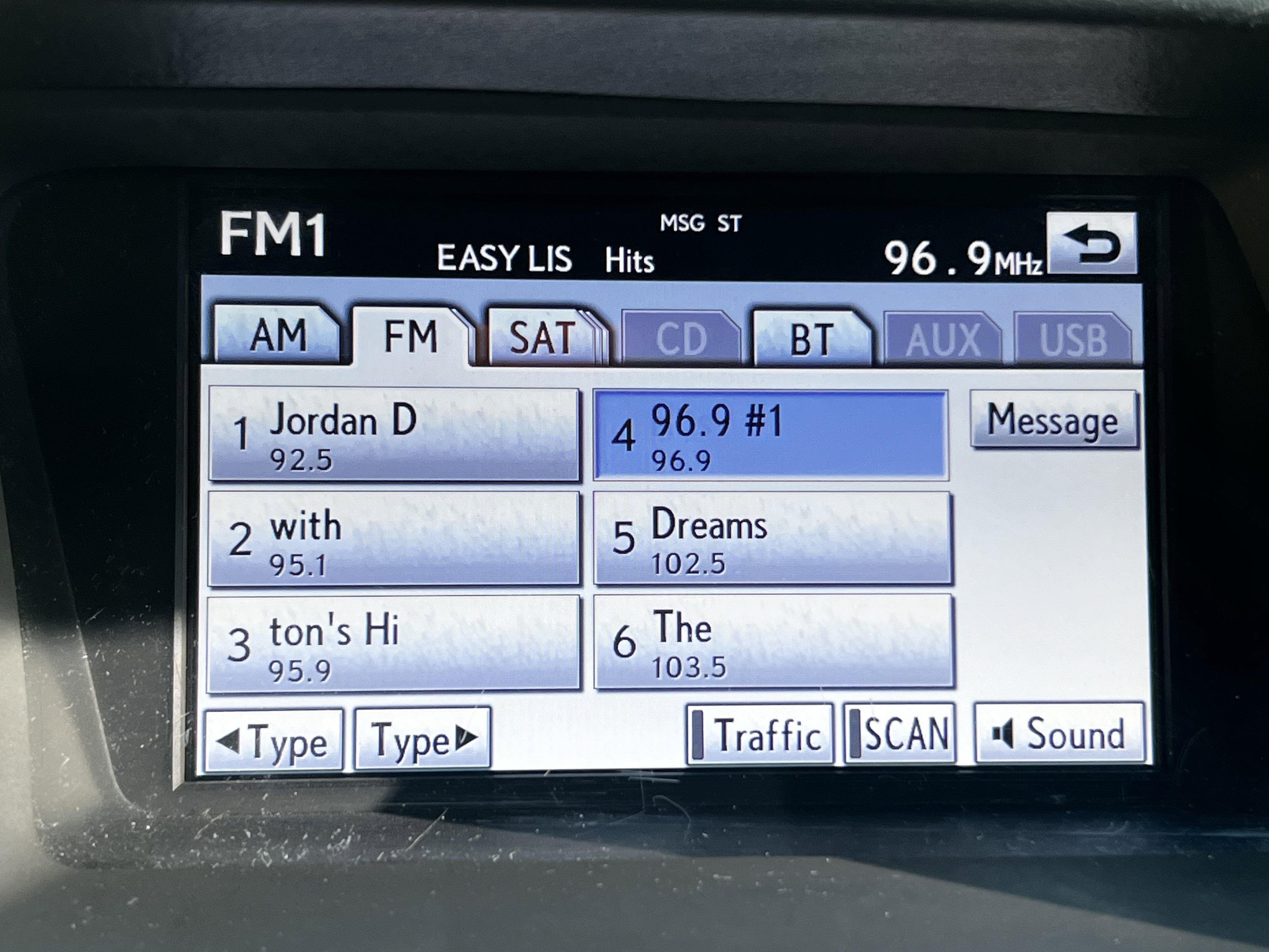 Used 2011 Lexus RX 450h AWD w/ Premium Pkg image 23