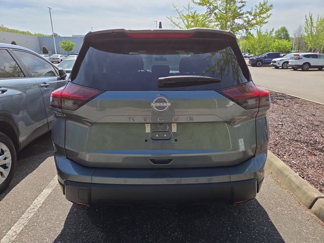 Used 2025 Nissan Rogue SV FWD image 4