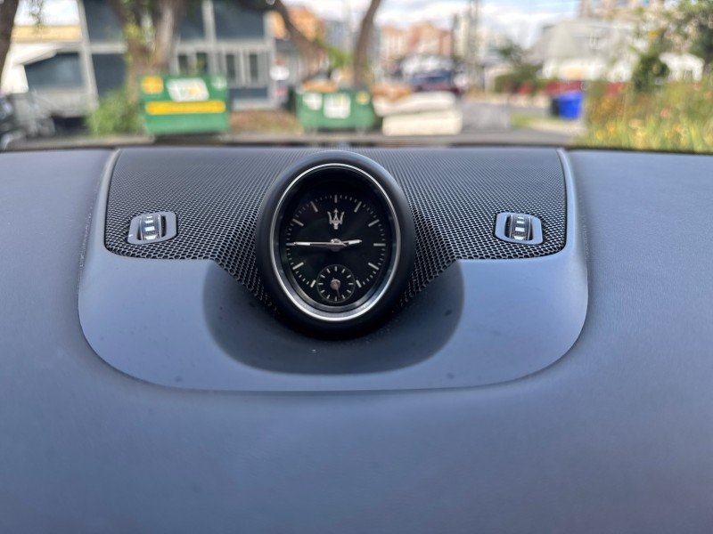 Used 2020 Maserati Levante GranLusso AWD/4WD image 24