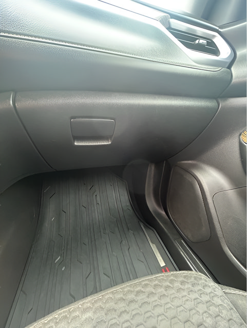 Used 2017 GMC Acadia SLE FWD image 19