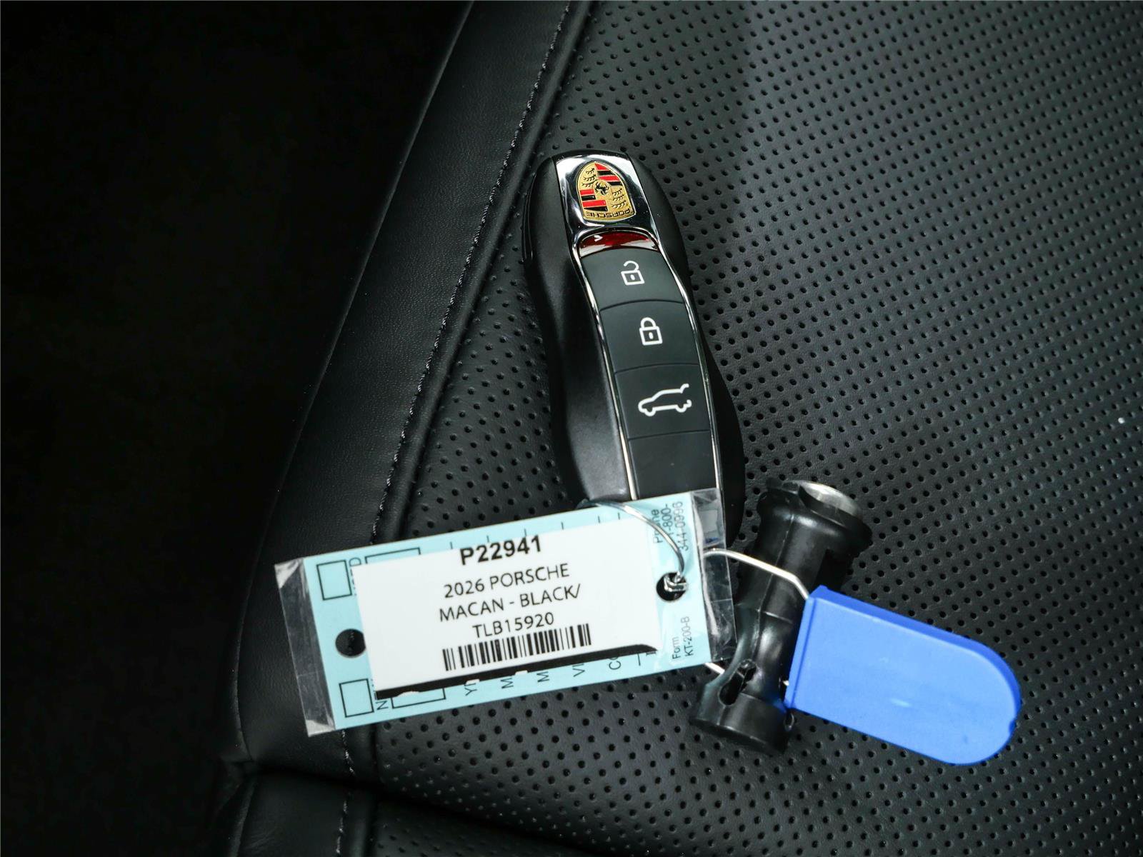 Certified 2026 Porsche Macan Turbo AWD/4WD image 41
