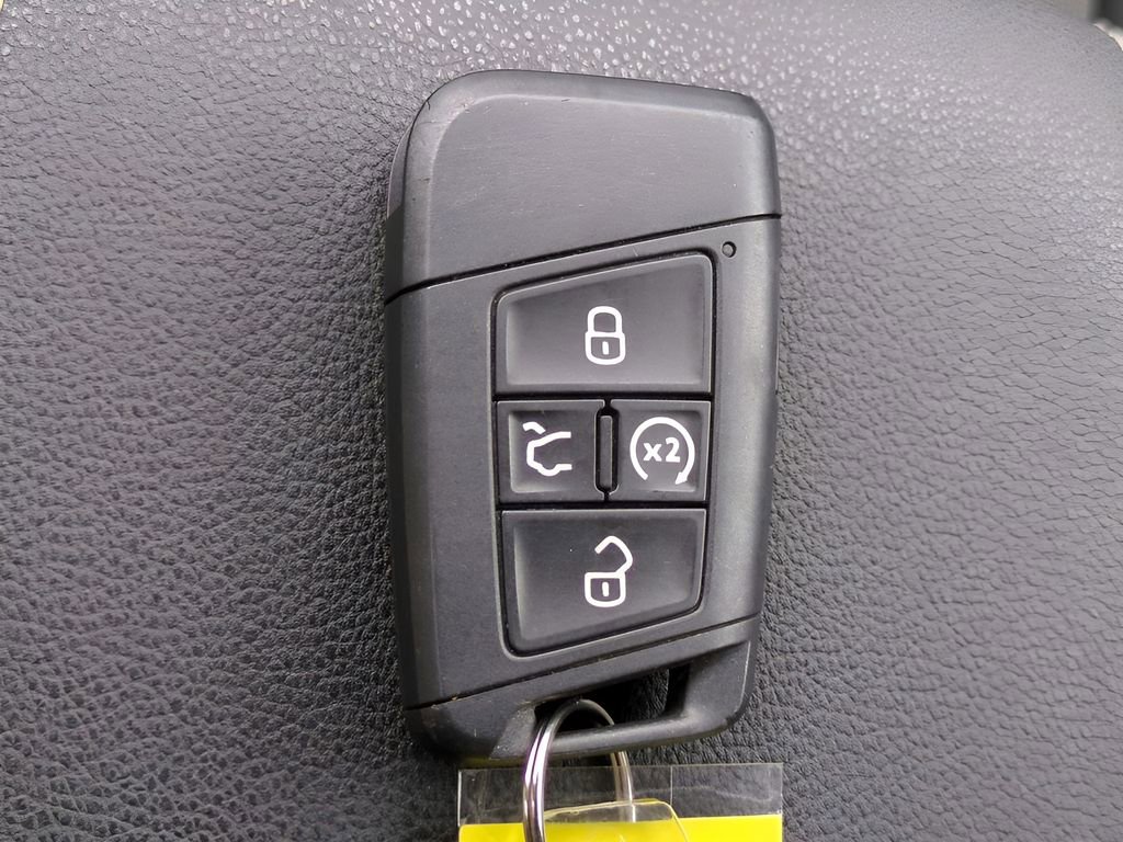 Used 2024 Volkswagen Taos SE image 30