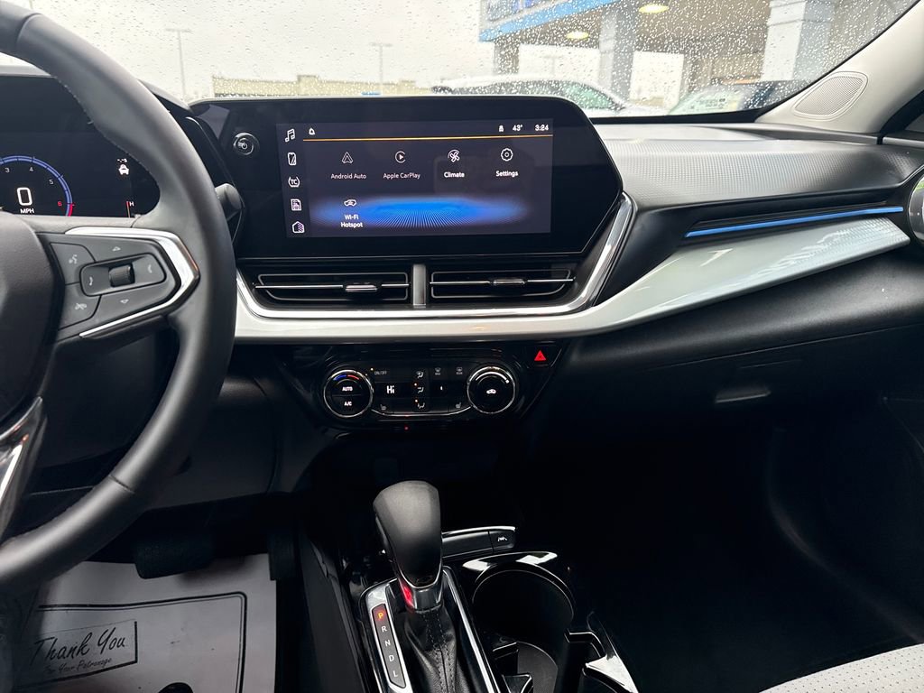 Used 2025 Chevrolet Trax LT w/ LT Convenience Package image 20