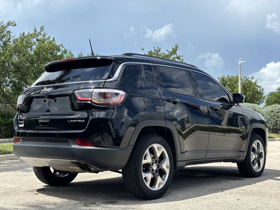 Used 2018 Jeep Compass Limited w/ Navigation Group AWD/4WD image 9