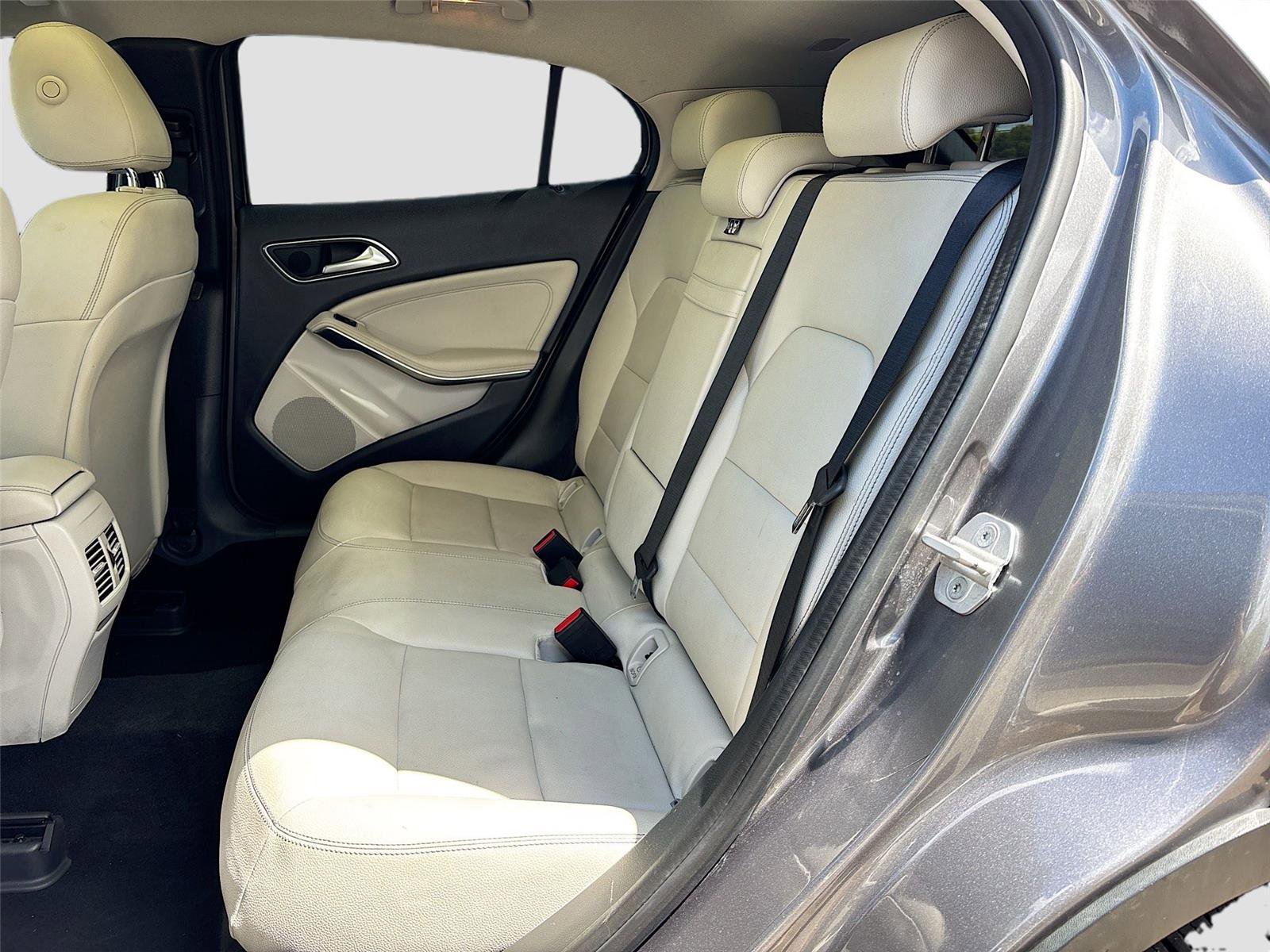 Used 2016 Mercedes-Benz GLA 250 image 23