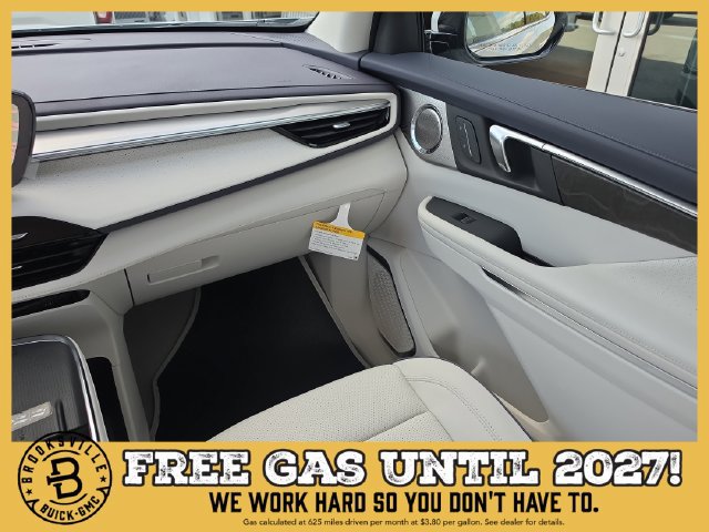 New 2027 Buick Enclave Avenir w/ LPO, Floor Liner Package FWD image 16