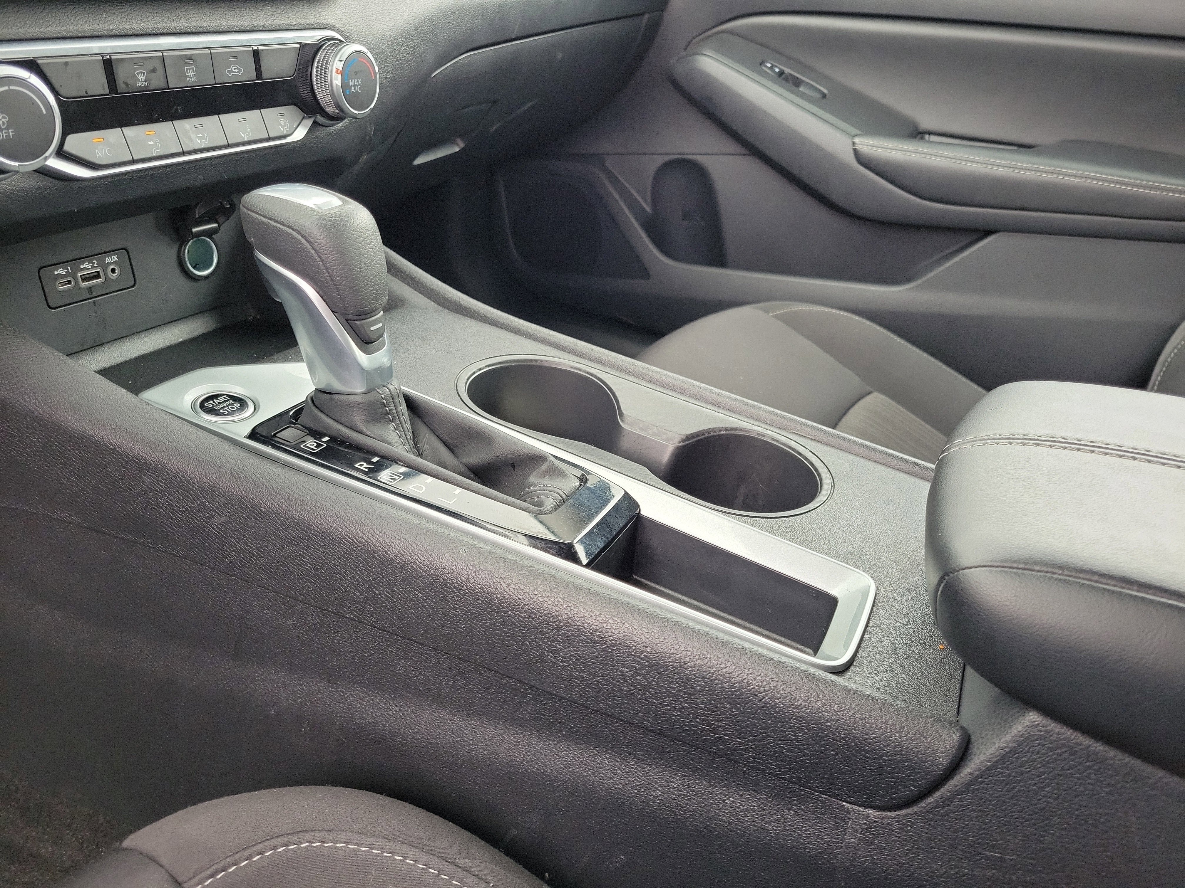 Used 2025 Nissan Altima 2.5 SV FWD image 29