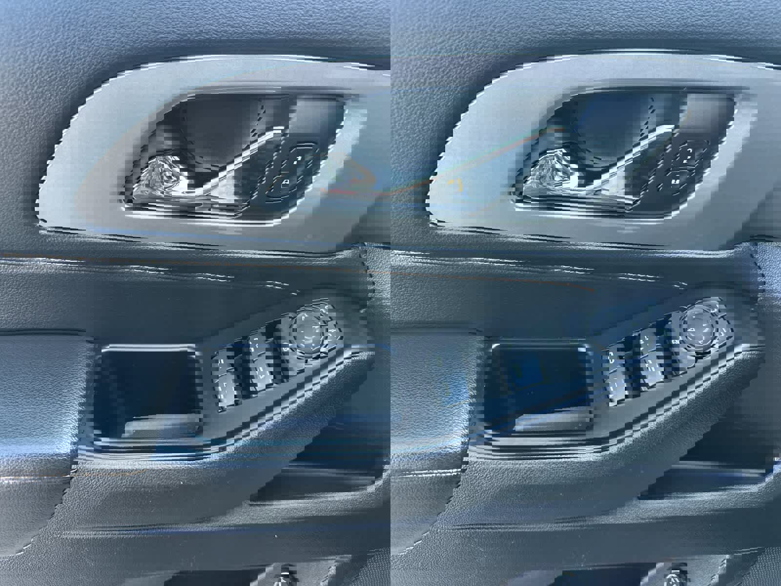 Used 2019 Chevrolet Traverse LT image 10