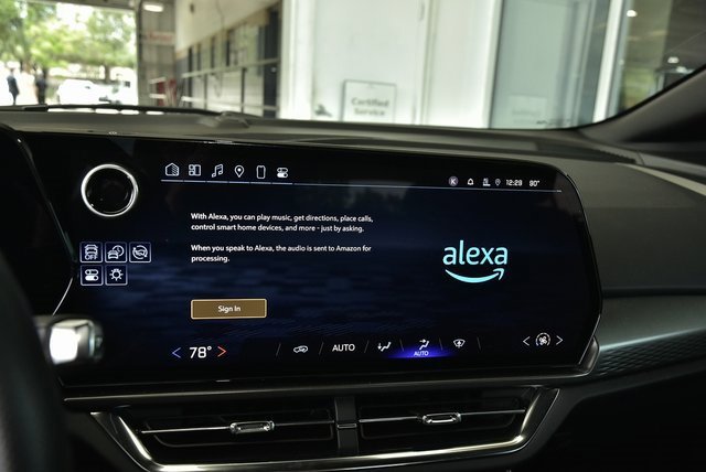 Used 2025 Chevrolet Equinox EV LT image 25