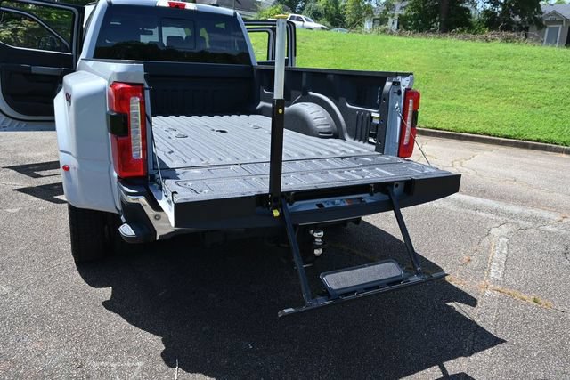 Certified 2025 Ford F450 Lariat w/ Lariat Ultimate Package AWD/4WD image 39