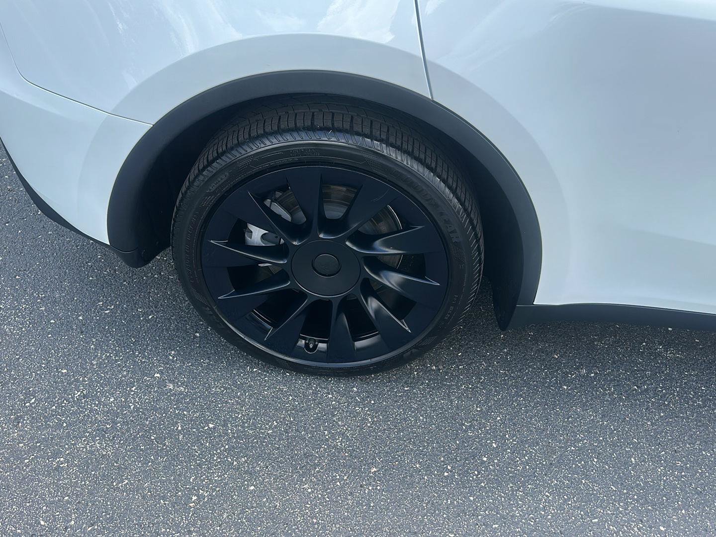 Used 2024 Tesla Model Y Long Range RWD image 9