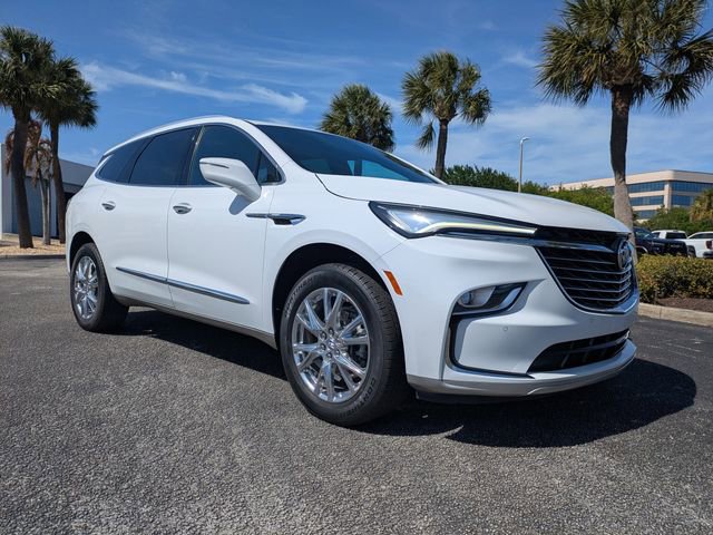 Used 2023 Buick Enclave Essence w/ Experience Buick Package image 2