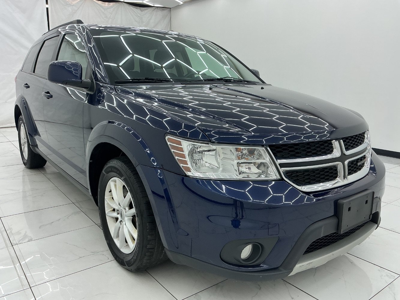 Used 2018 Dodge Journey SXT w/ Premium Group FWD image 3