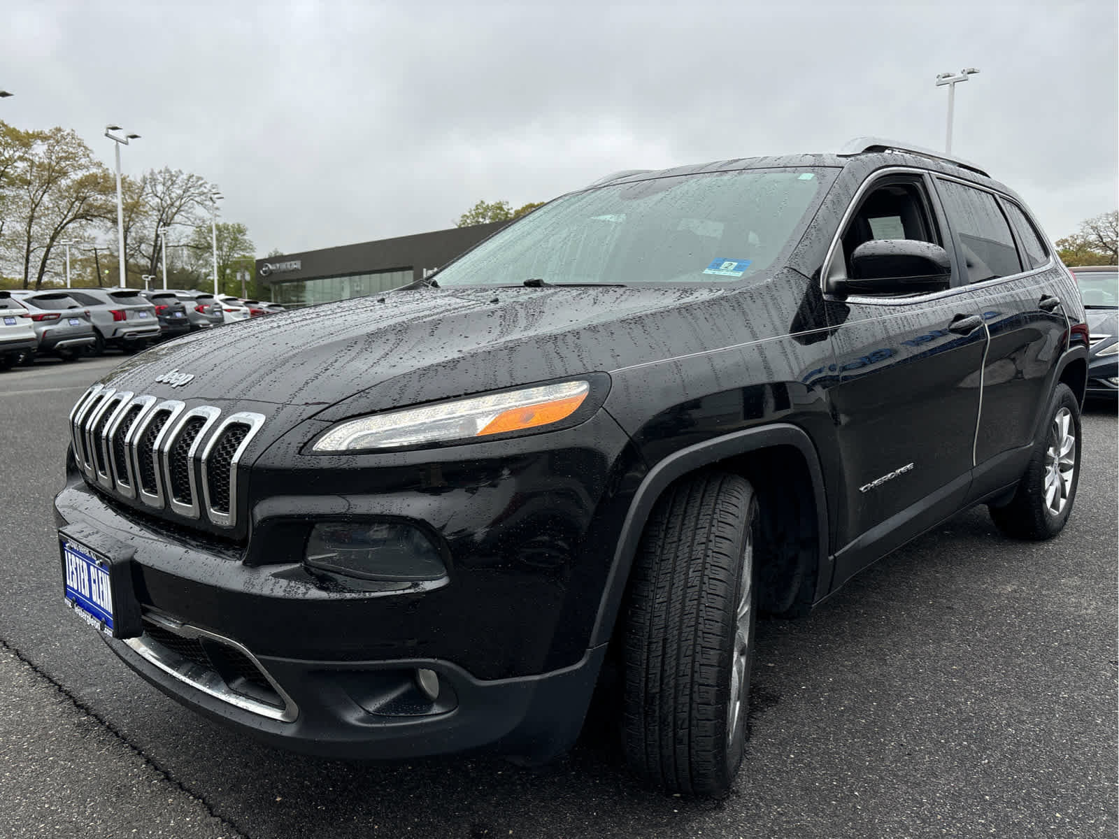 Used 2018 Jeep Cherokee Limited AWD/4WD image 5