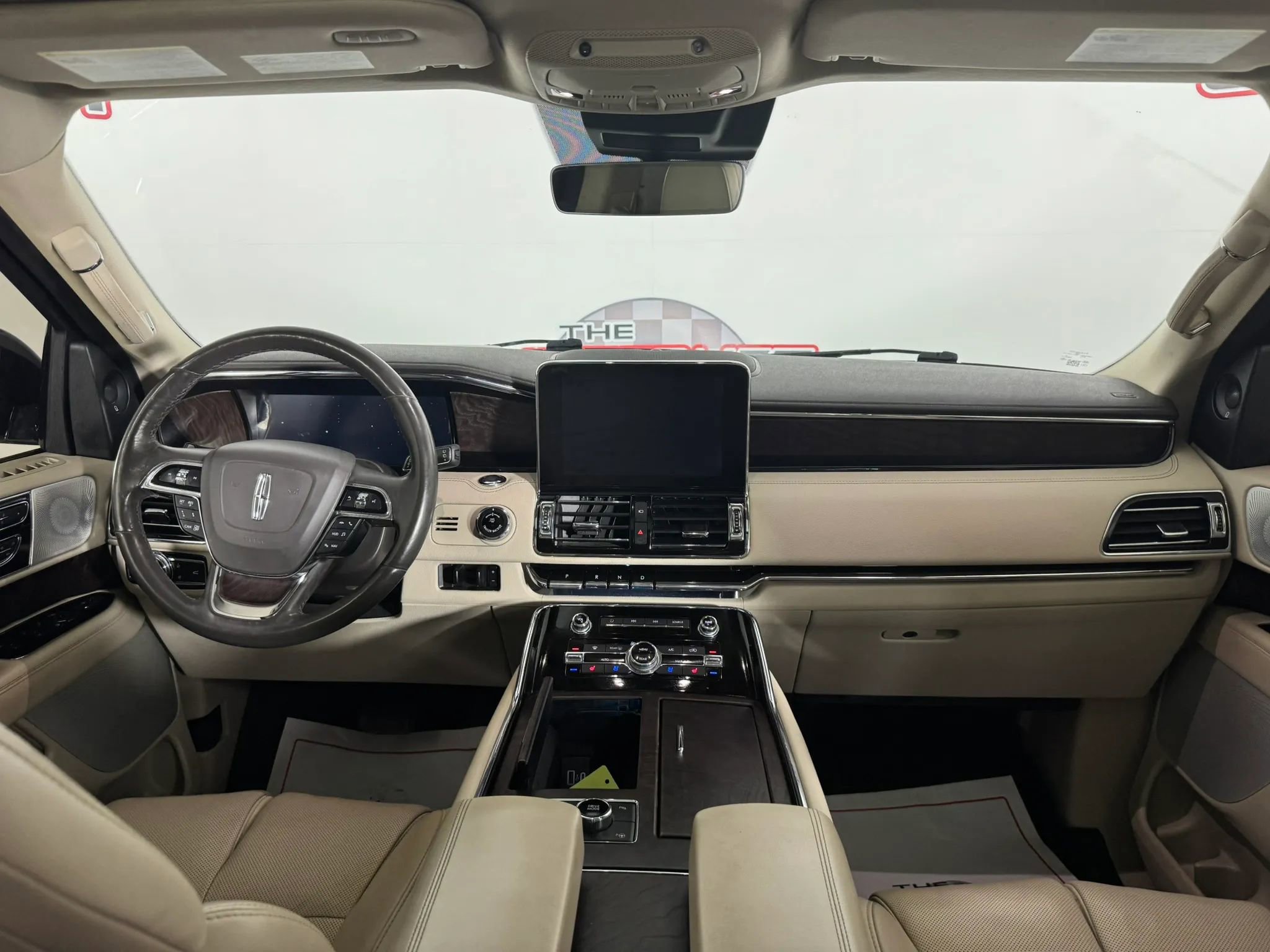 Used 2021 Lincoln Navigator Reserve w/ Luxury Package image 11