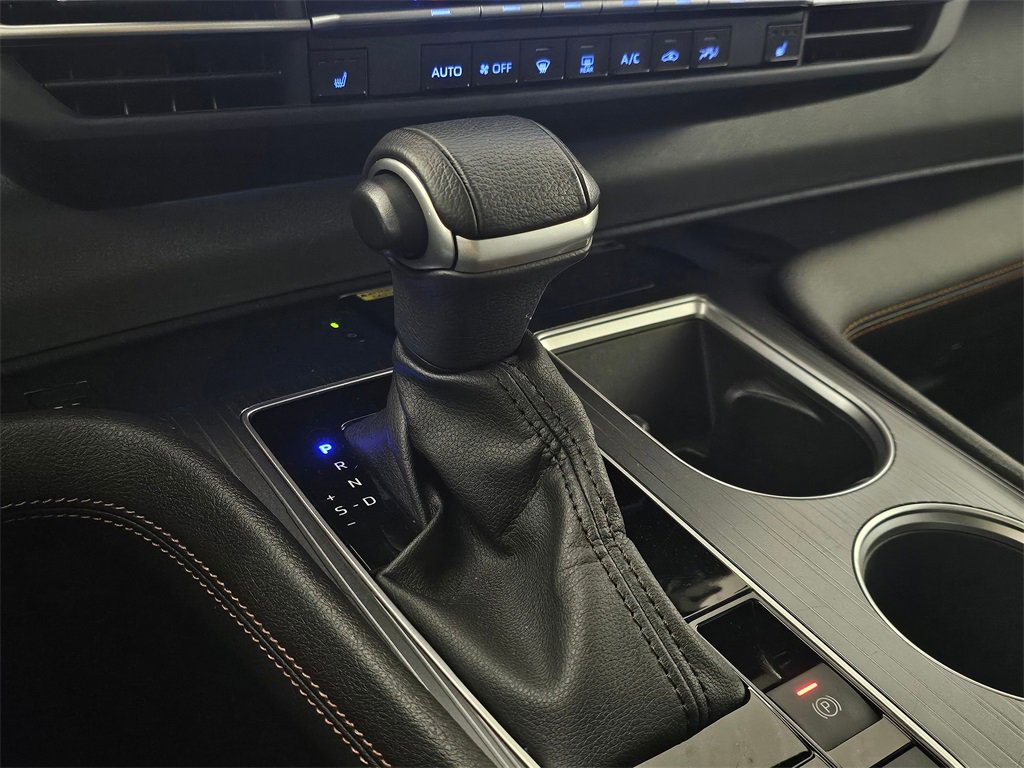 Used 2023 Toyota Sienna XSE image 41