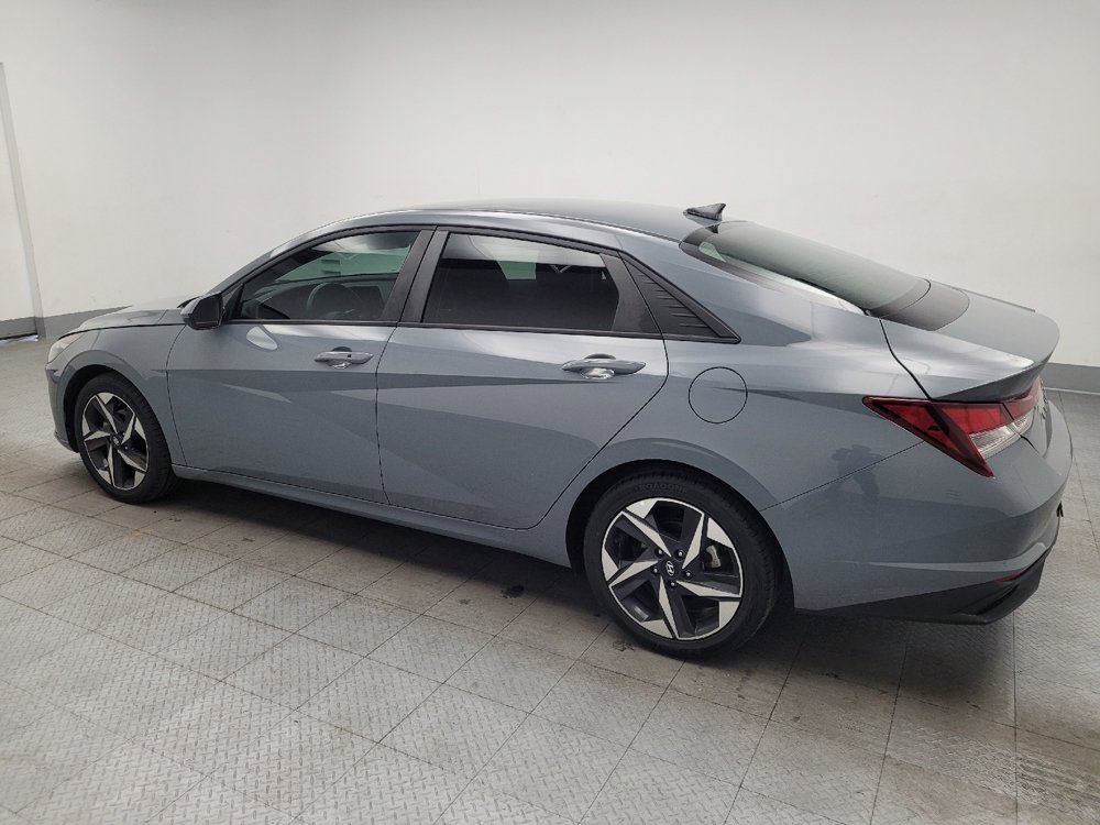 Used 2023 Hyundai Elantra SEL w/ Convenience Package FWD image 2