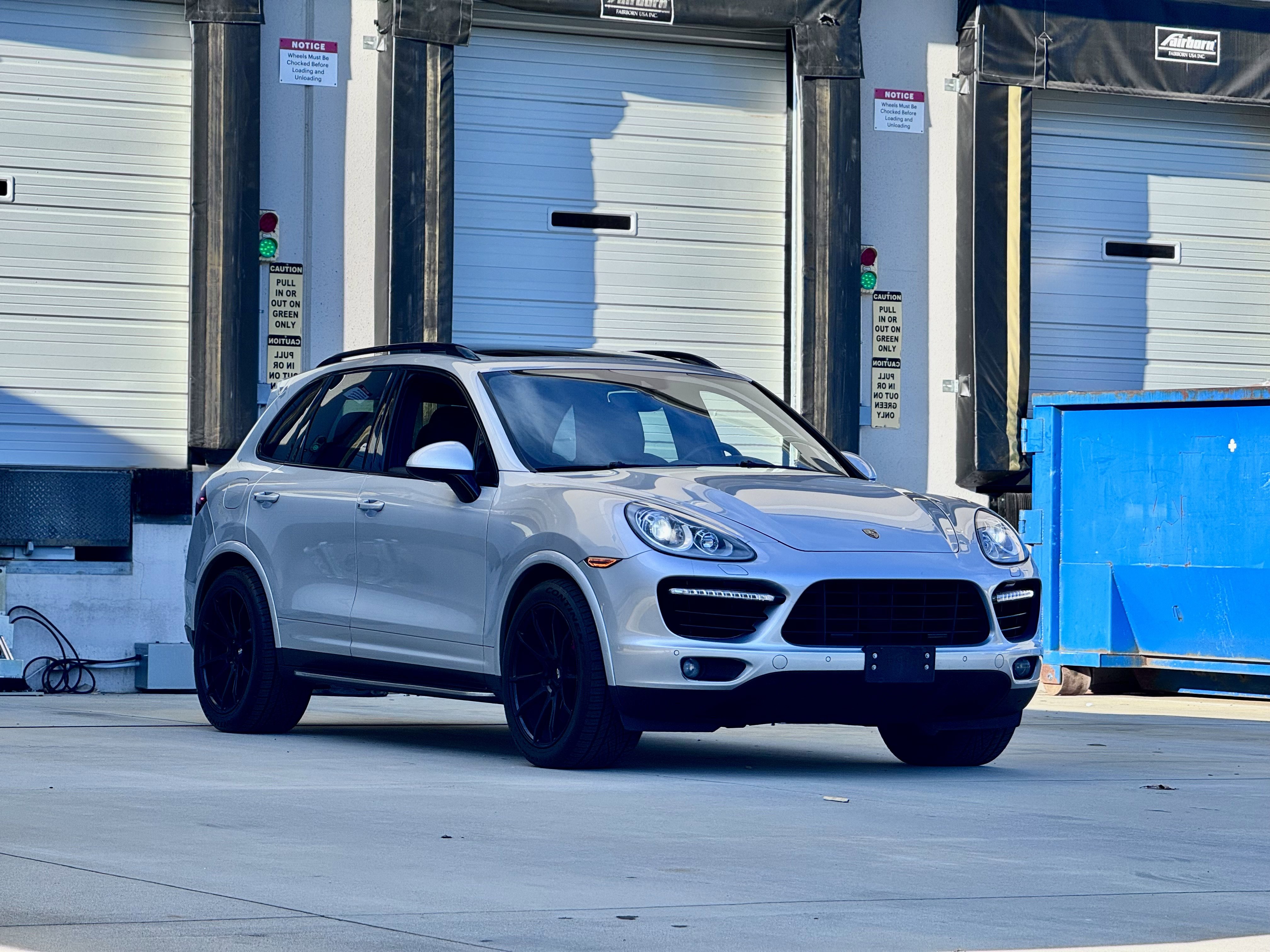 Used 2014 Porsche Cayenne Turbo S image 5