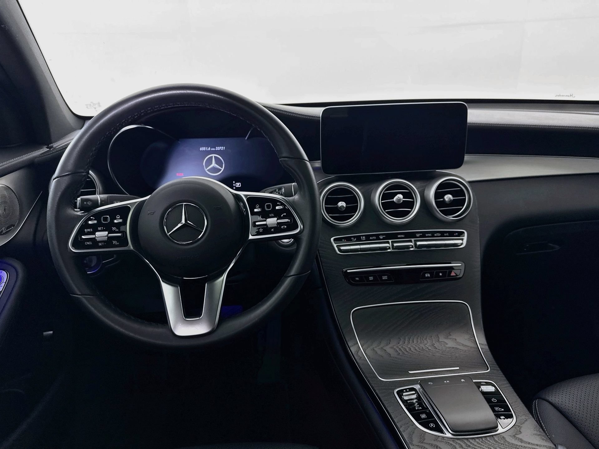 Certified 2023 Mercedes-Benz GLC 300 4MATIC Coupe image 24