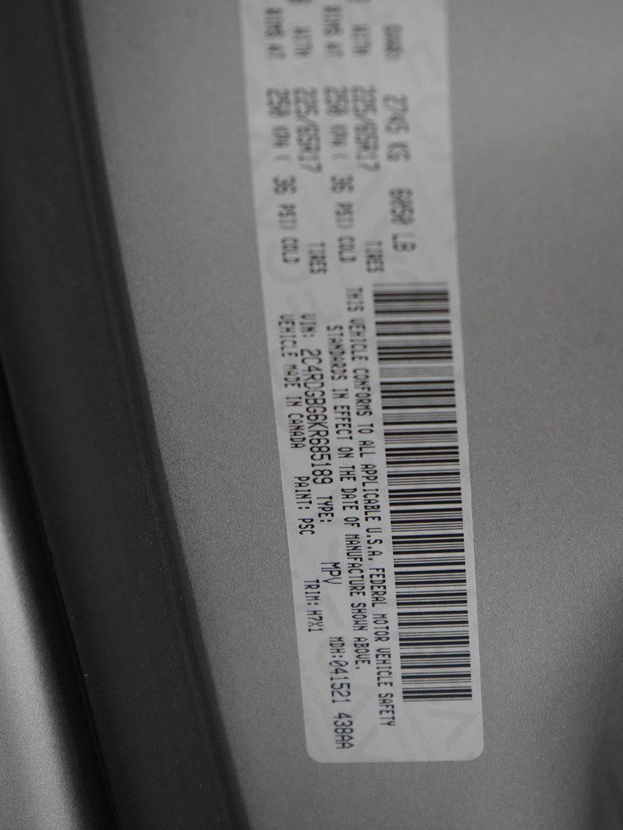 Used 2019 Dodge Grand Caravan SE w/ UConnect Hands-Free Group image 27