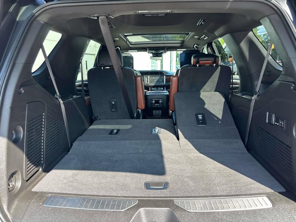 Used 2023 GMC Yukon Denali Ultimate AWD/4WD image 20