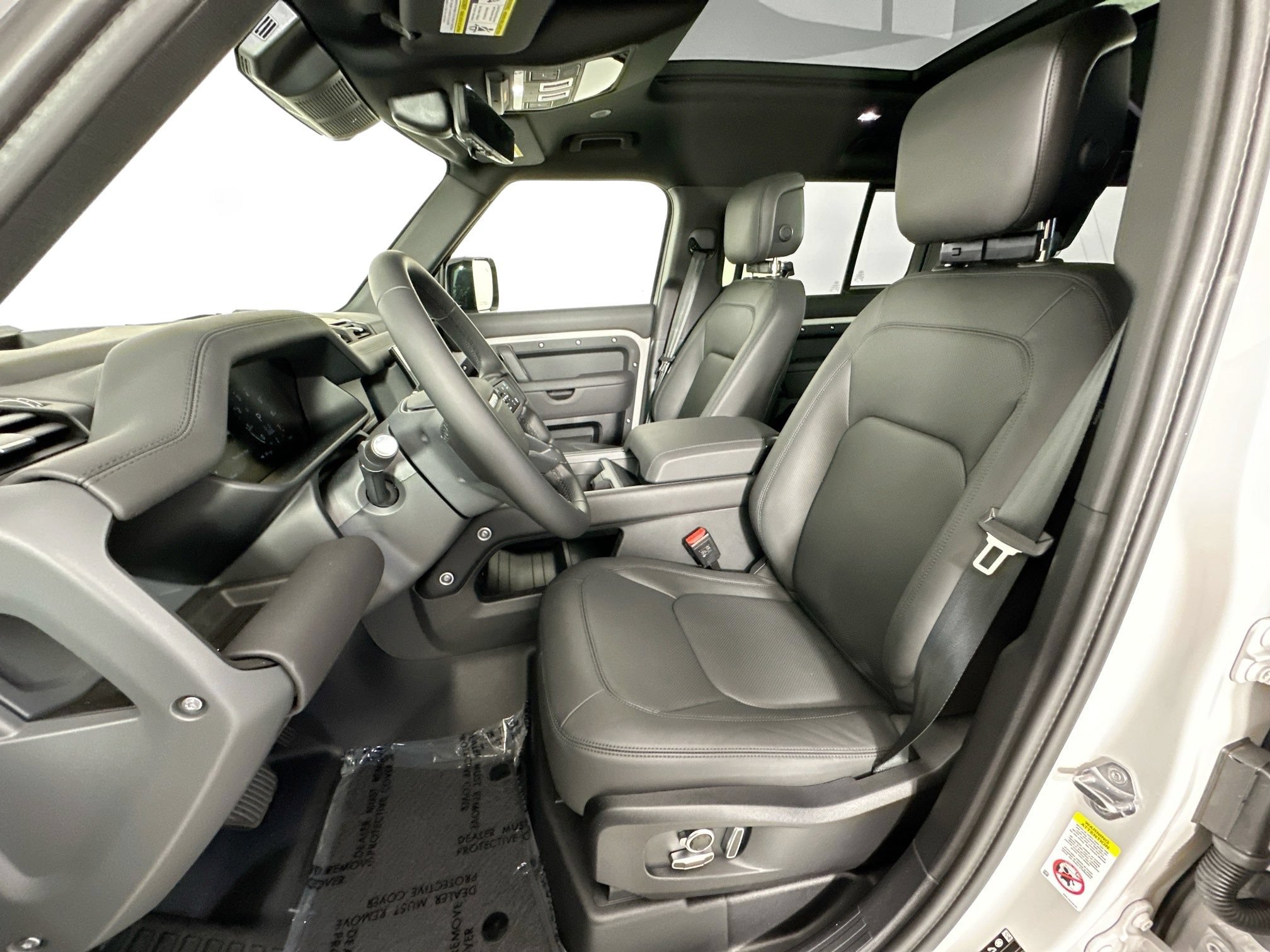 New 2026 Land Rover Defender 130 X-Dynamic SE AWD/4WD image 19