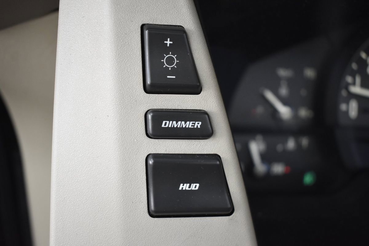 Used 2005 Cadillac XLR image 17