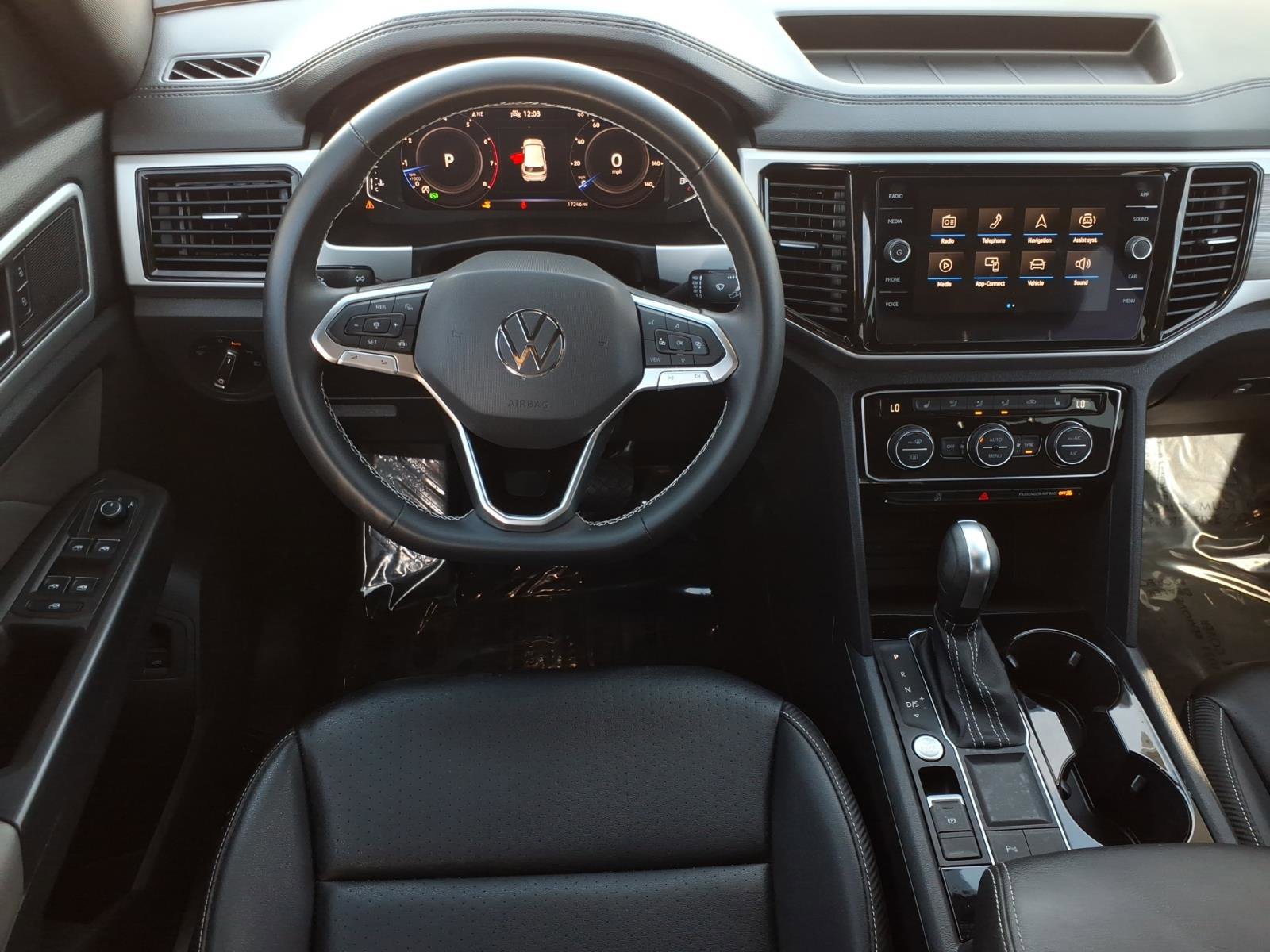 Certified 2022 Volkswagen Atlas Cross Sport SE w/ Black Wheel Package image 23