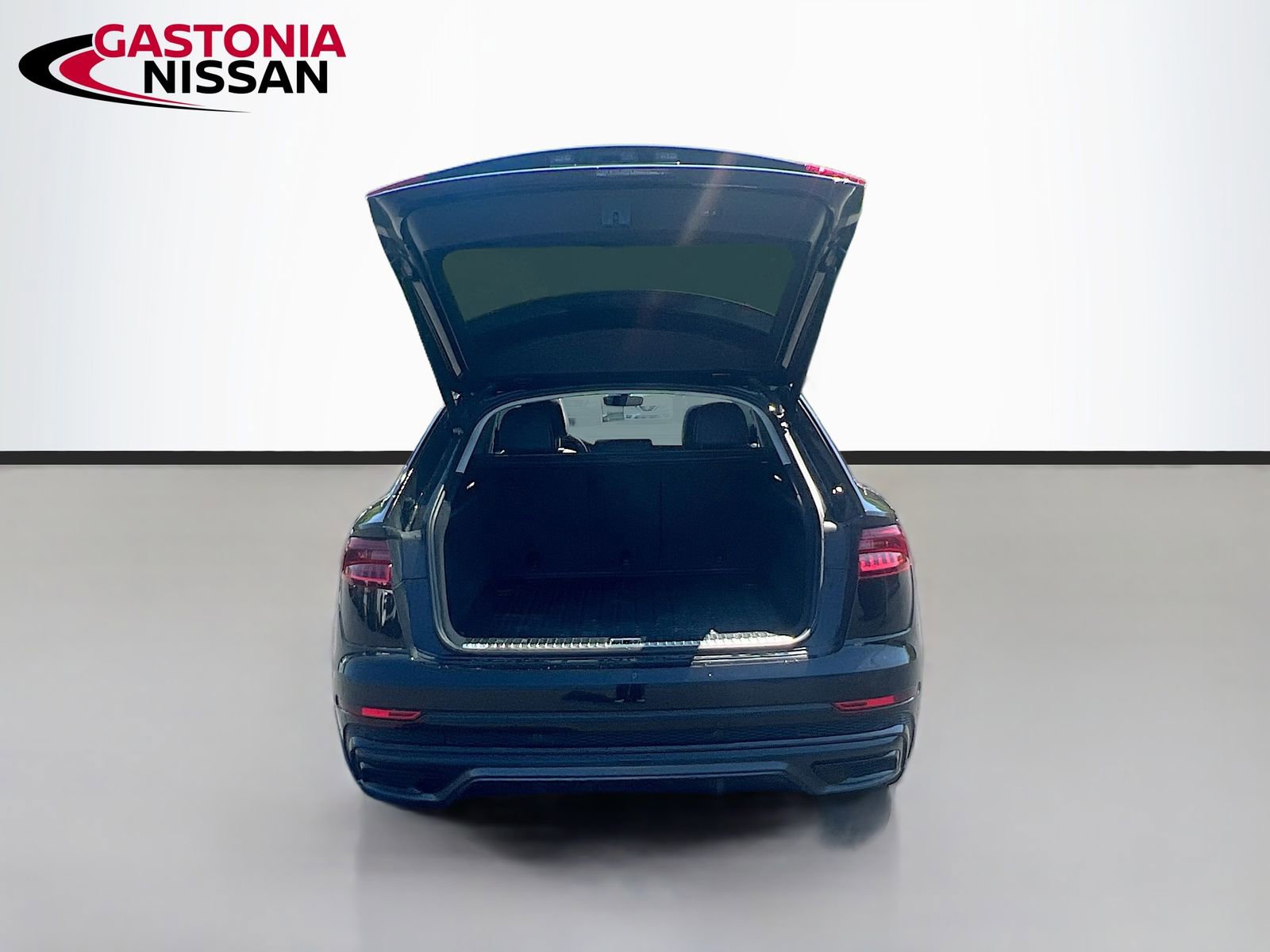 Used 2022 Audi Q8 Prestige image 36