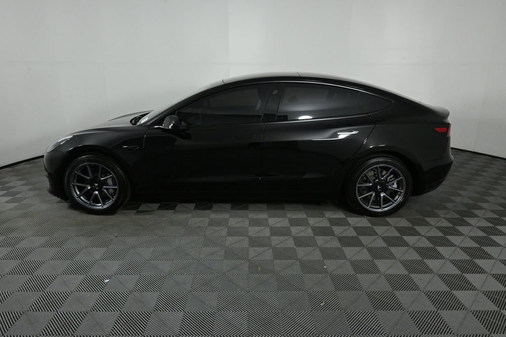 Used 2023 Tesla Model 3 Standard Range RWD image 3
