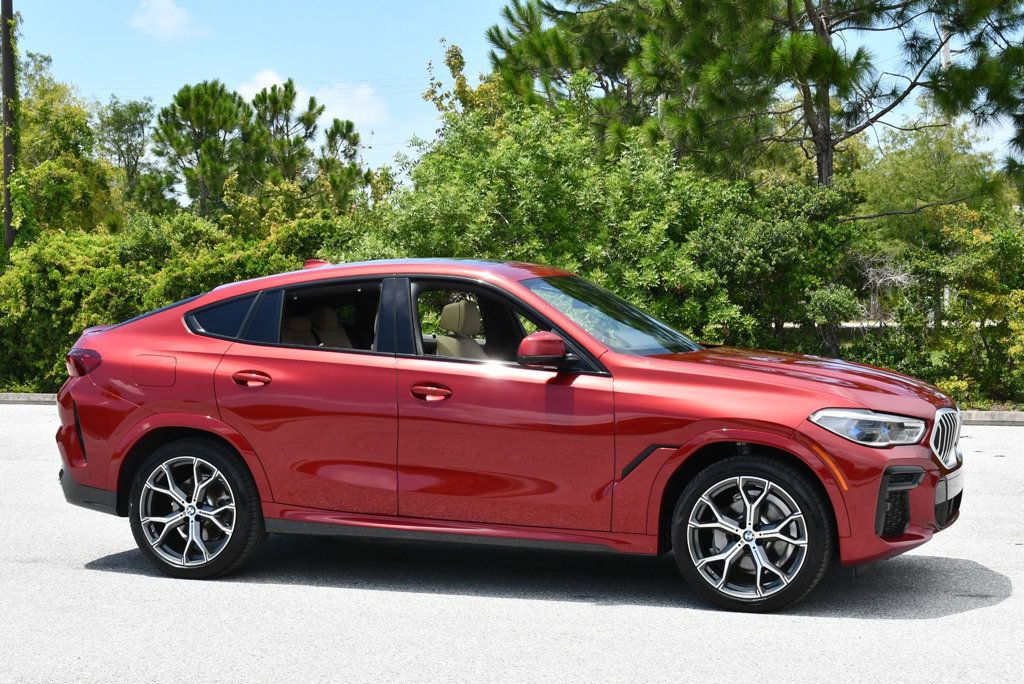 Used 2022 BMW X6 xDrive40i w/ Executive Package AWD/4WD image 8