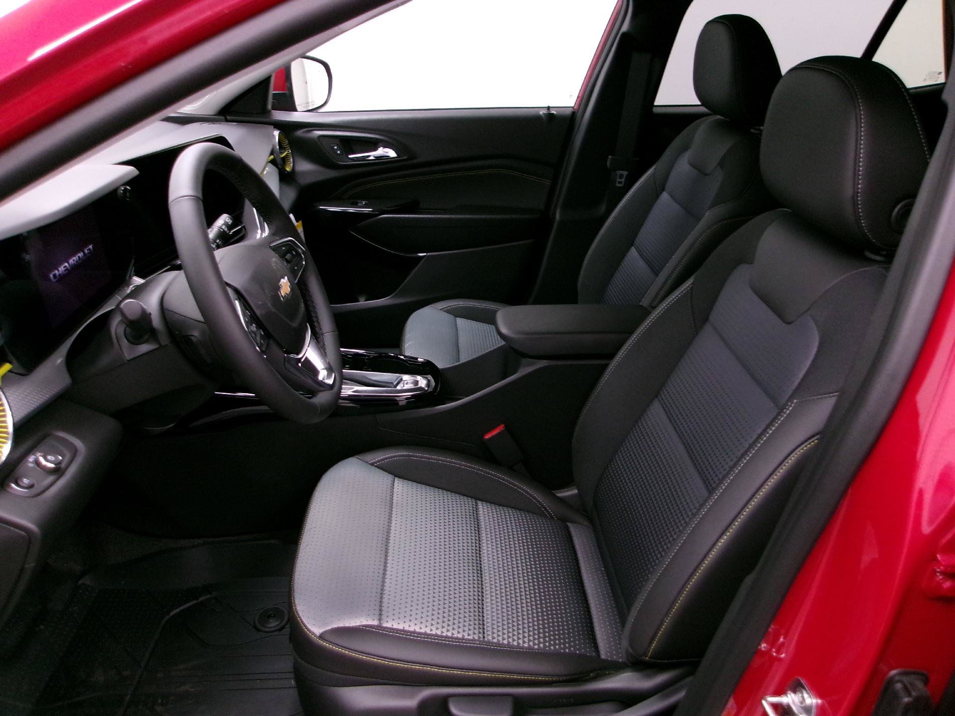 New 2026 Chevrolet Trax LT w/ Driver Confidence Package FWD image 8