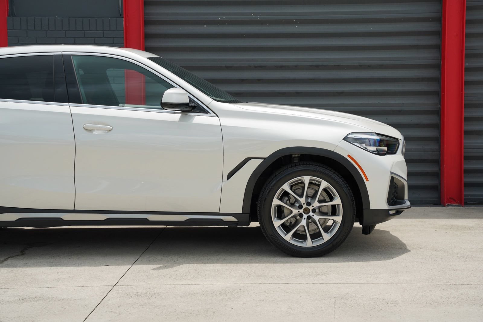 Used 2021 BMW X6 xDrive40i w/ Premium Package AWD/4WD image 5