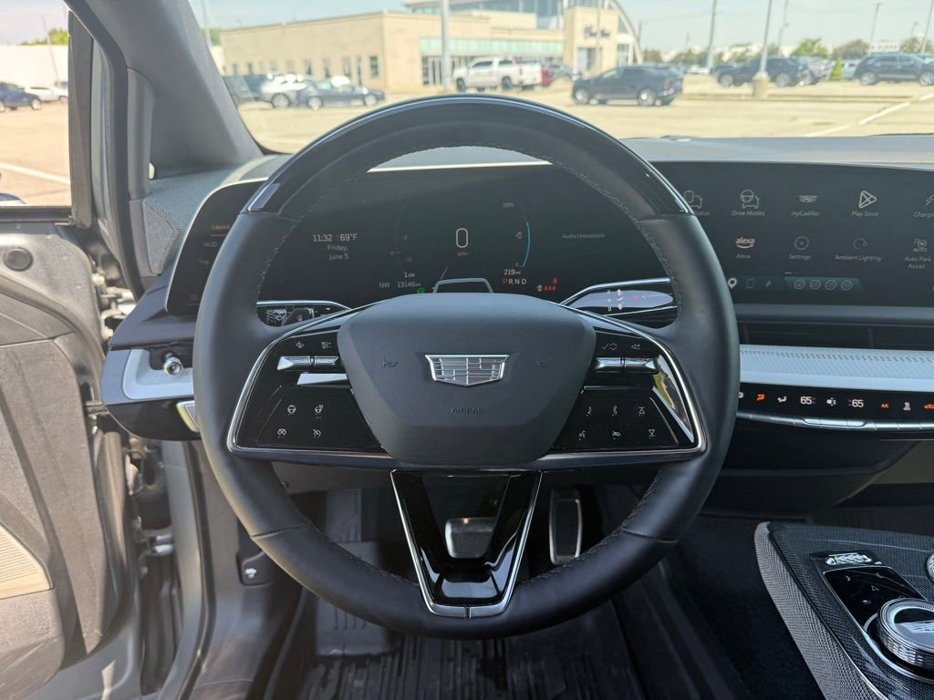 Certified 2025 Cadillac Optiq Sport 2 w/ LPO, Floor Liner Package AWD/4WD image 20