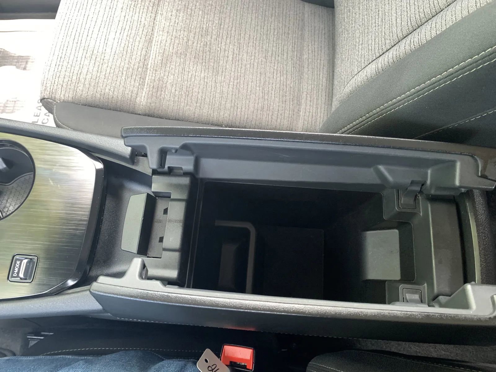 Used 2022 Nissan Rogue SV FWD image 16